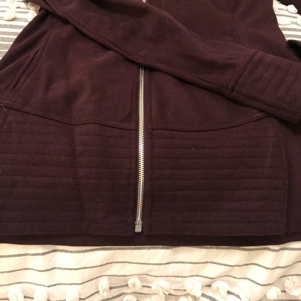 Lululemon Jacket - Picture 6 of 7